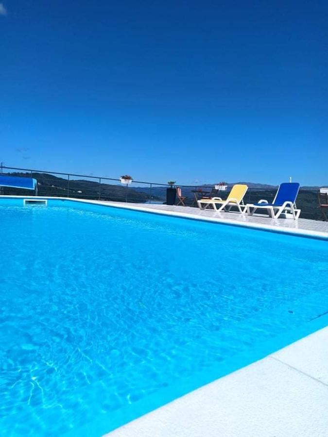 Vivenda Das Carvalhas Amiar Buitenkant foto